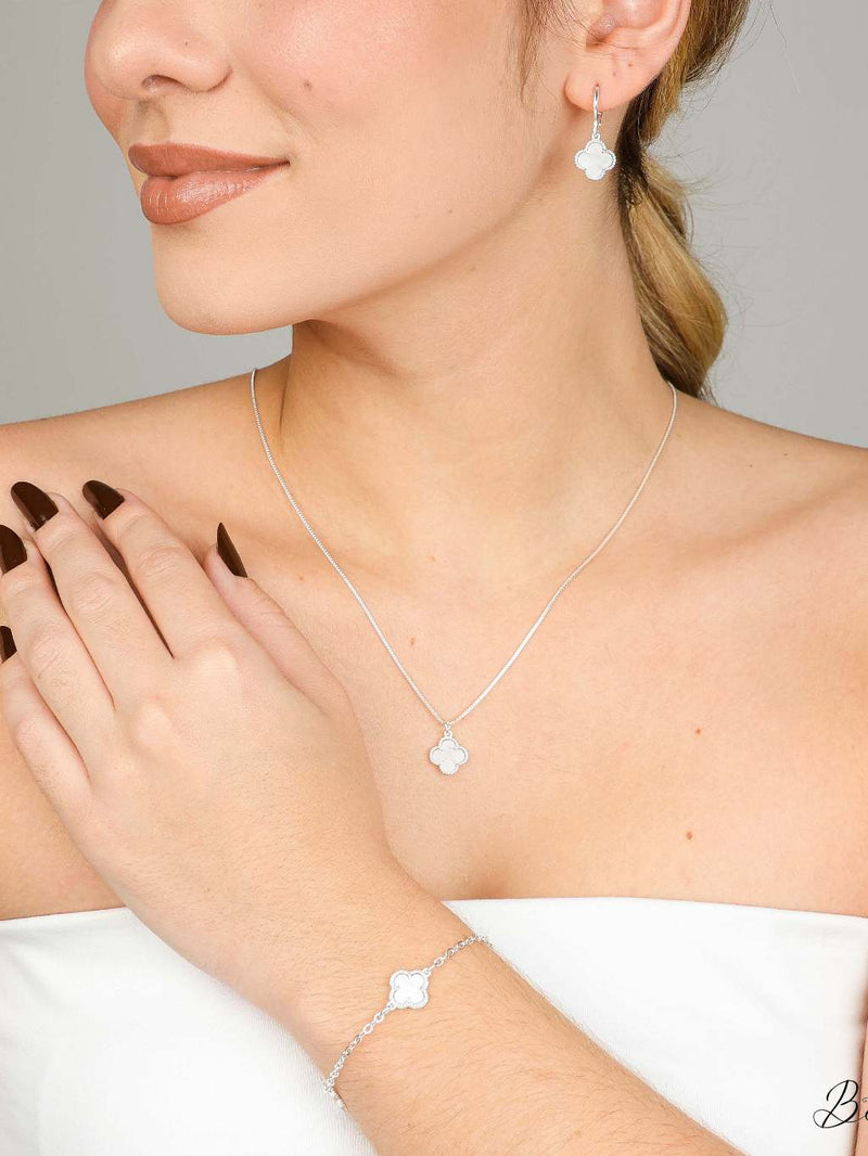 KIT COLAR + PULSEIRA + PAR BRINCO TREVO PRATA 925 PEROLA